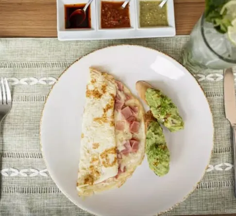 Omelette jamón y queso