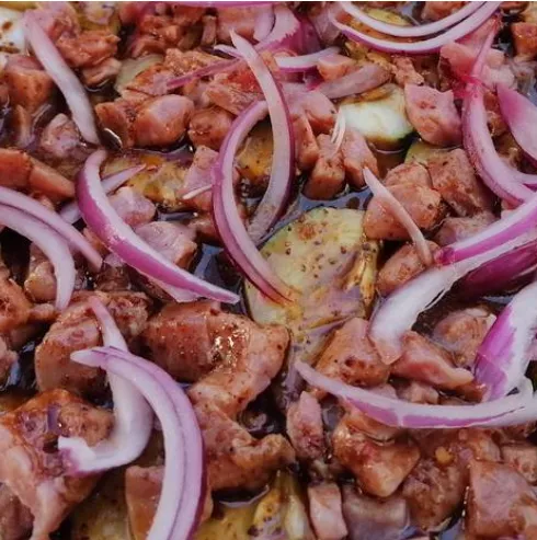 Tostada de aguachile de atún fresco
